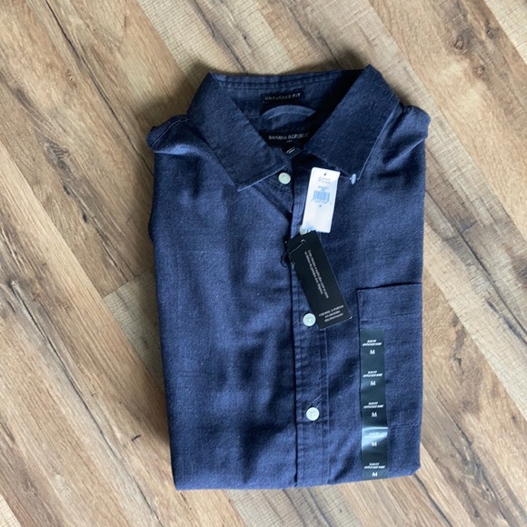 Banana Republic Untucked fit button down - Picture 1 of 3
